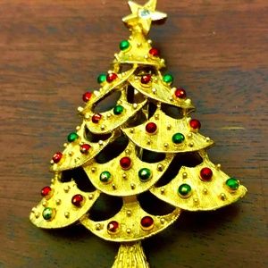 Gerry's Vintage Gold Tone Christmas Tree Brooch